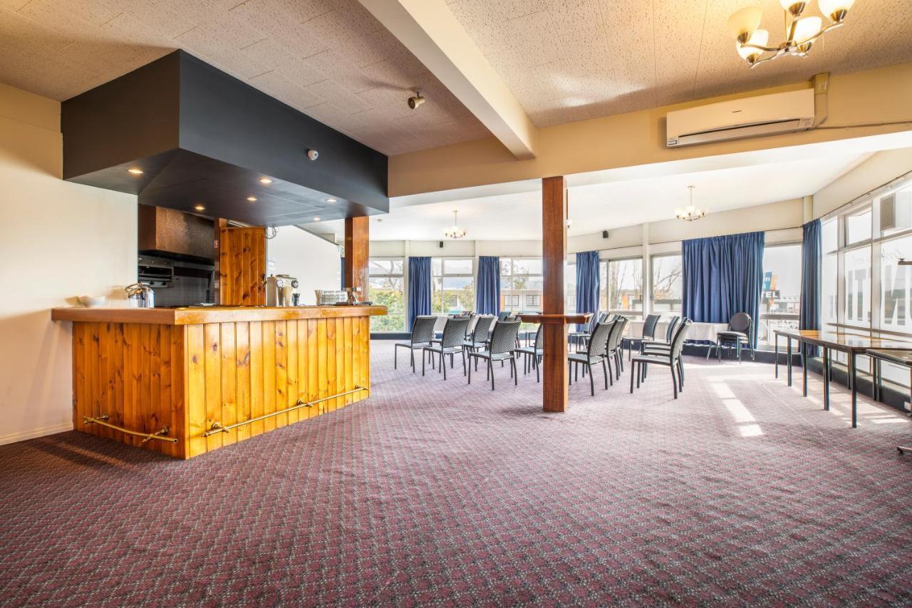 Nightcap At Carlyle Hotel Derwent Park Exterior photo