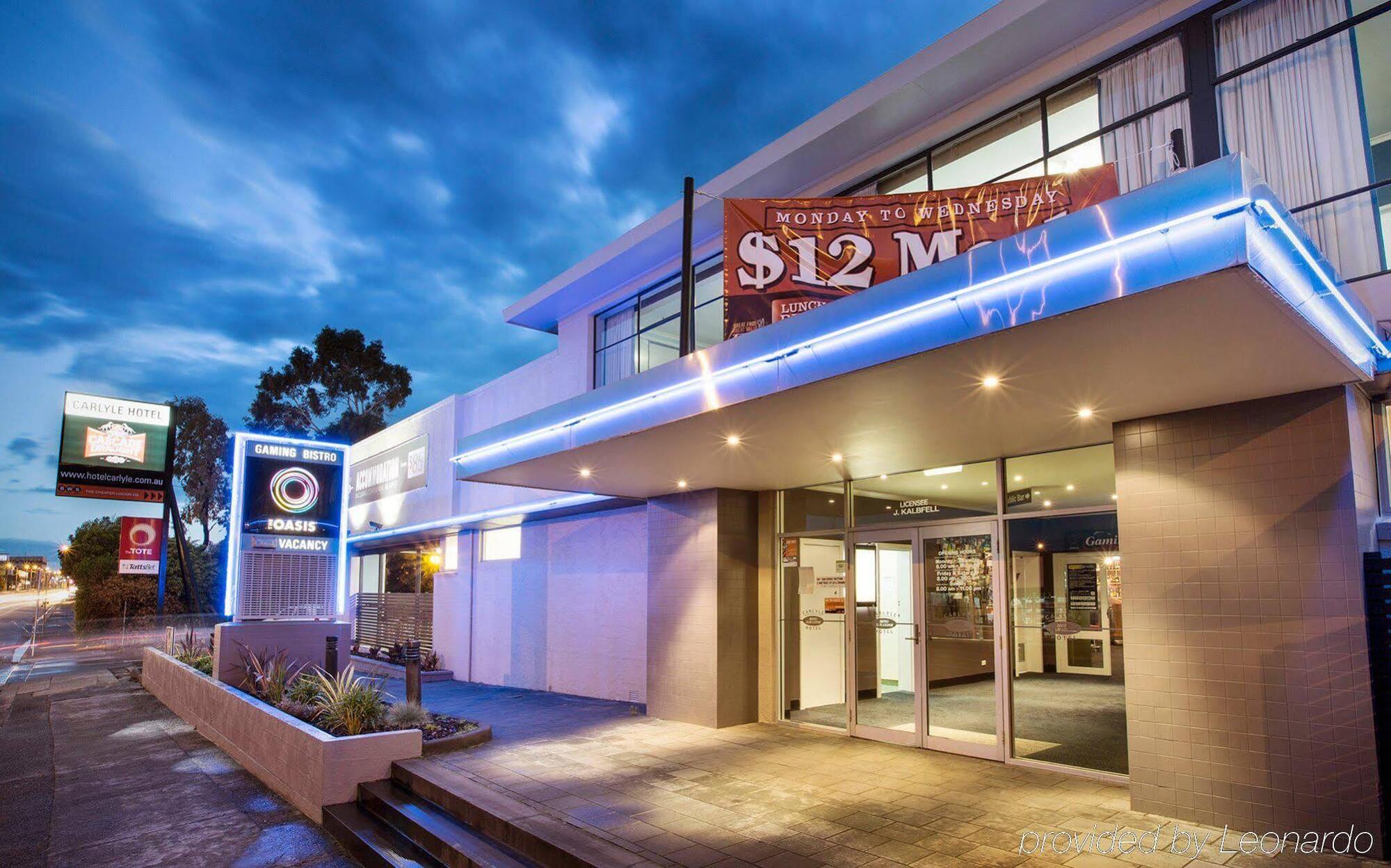 Nightcap At Carlyle Hotel Derwent Park Exterior photo
